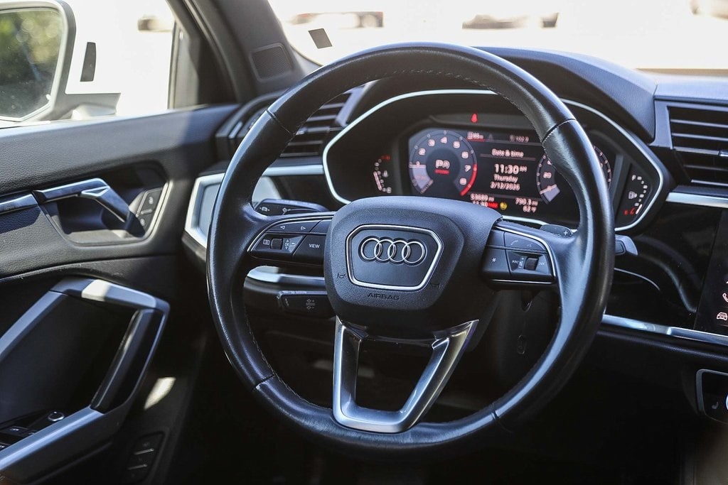 Thumbnail: 2023 Audi Q3 - 11