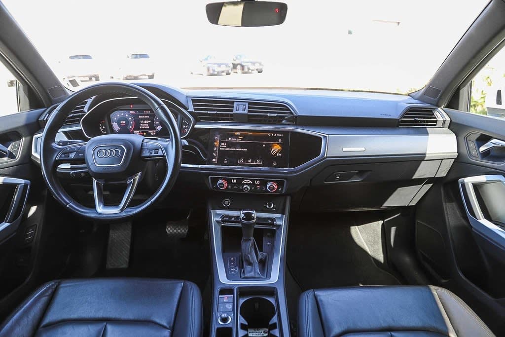 Thumbnail: 2023 Audi Q3 - 2