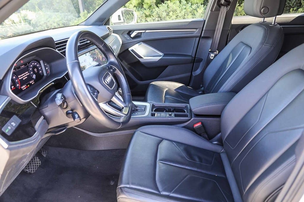 Thumbnail: 2023 Audi Q3 - 9