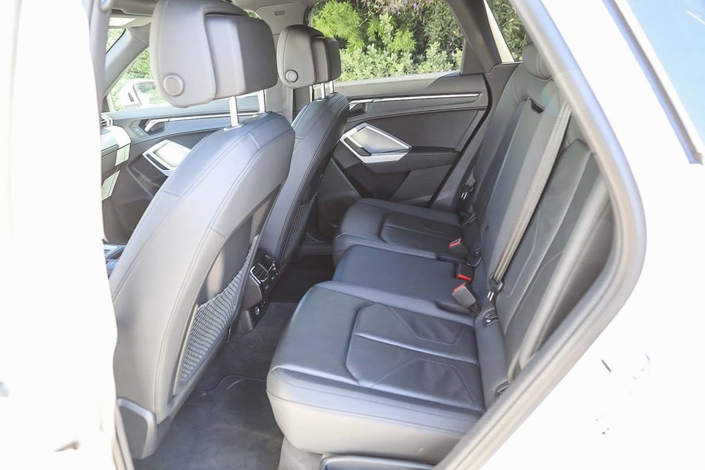 Thumbnail: 2023 Audi Q3 - 10