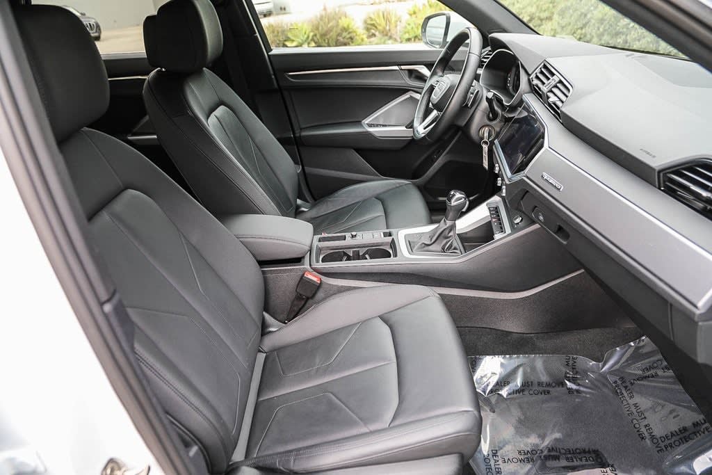 Thumbnail: 2022 Audi Q3 - 9