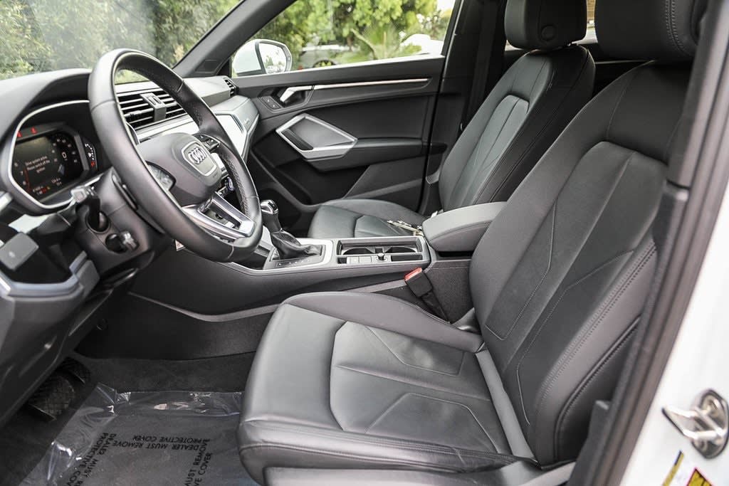 Thumbnail: 2022 Audi Q3 - 10