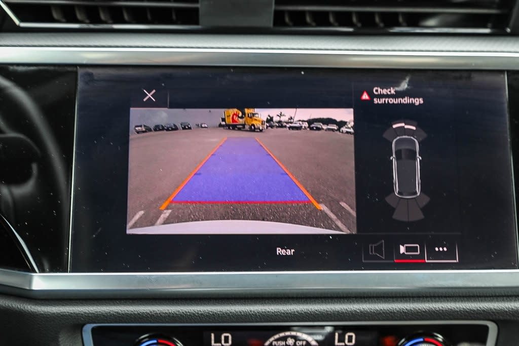 Thumbnail: 2022 Audi Q3 - 25