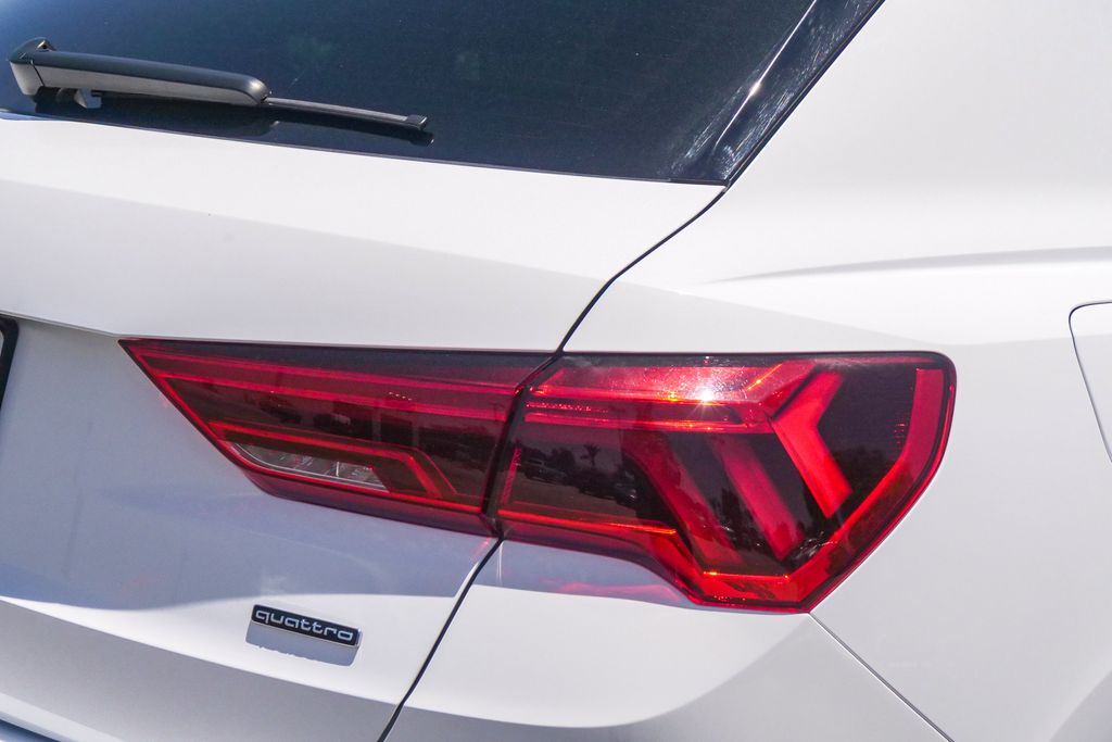 Thumbnail: 2024 Audi Q3 - 22