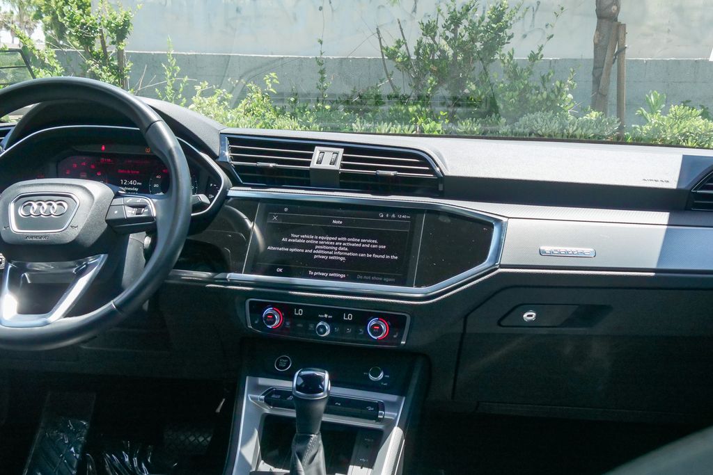 Thumbnail: 2024 Audi Q3 - 8