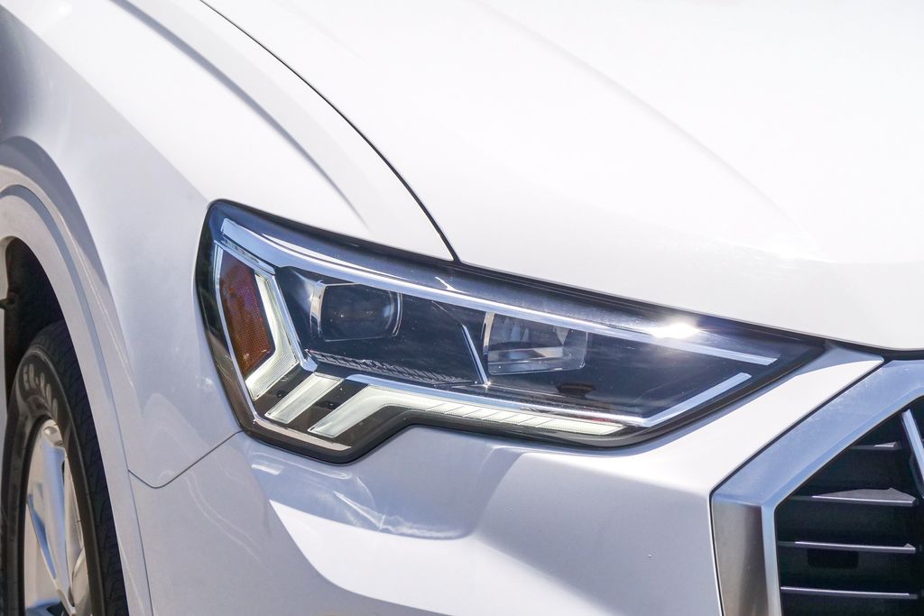 Thumbnail: 2024 Audi Q3 - 18