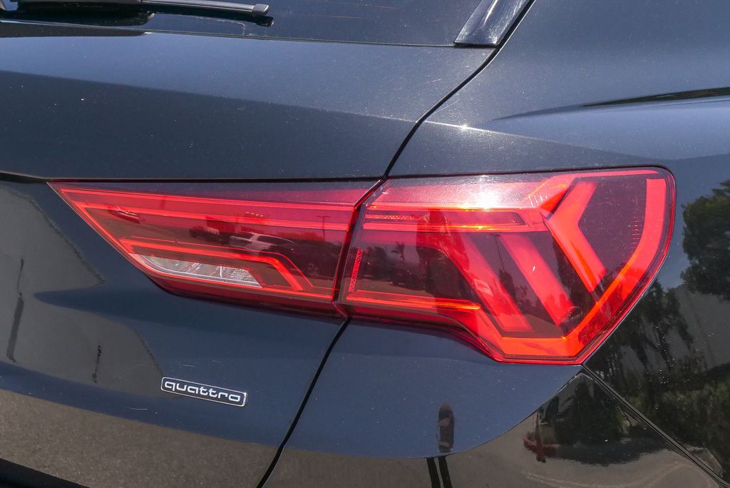 Thumbnail: 2024 Audi Q3 - 16