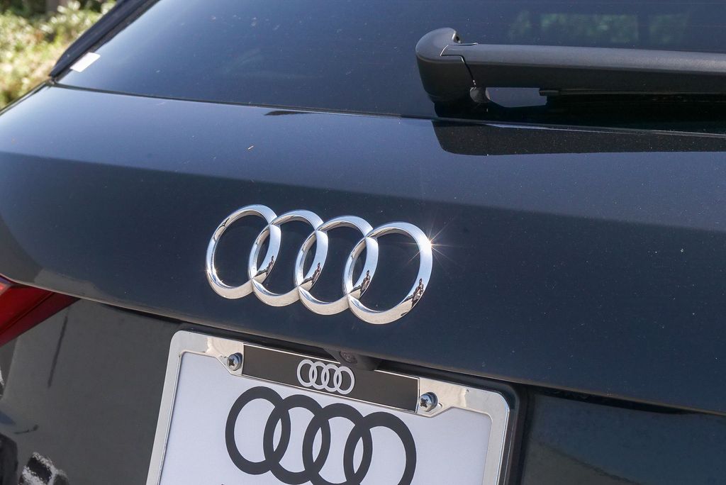 Thumbnail: 2024 Audi Q3 - 6