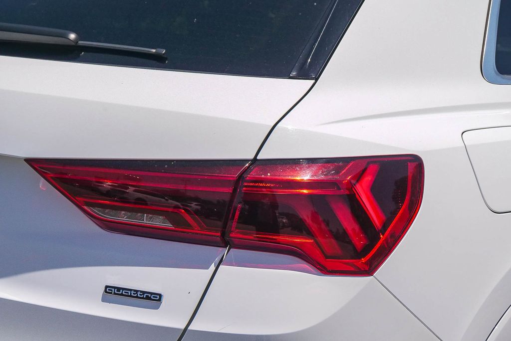 Thumbnail: 2024 Audi Q3 - 14