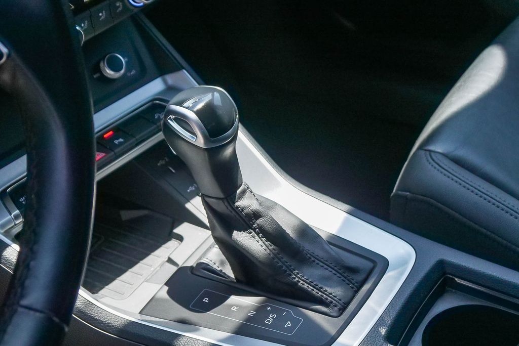 Thumbnail: 2024 Audi Q3 - 9