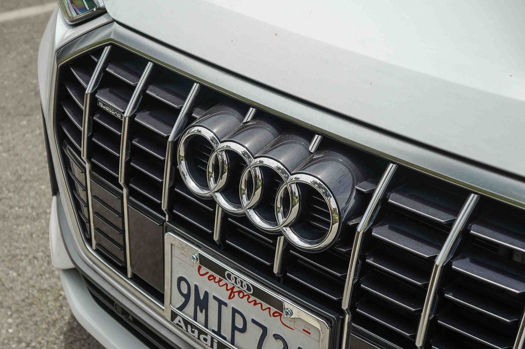 Thumbnail: 2024 Audi Q3 - 6