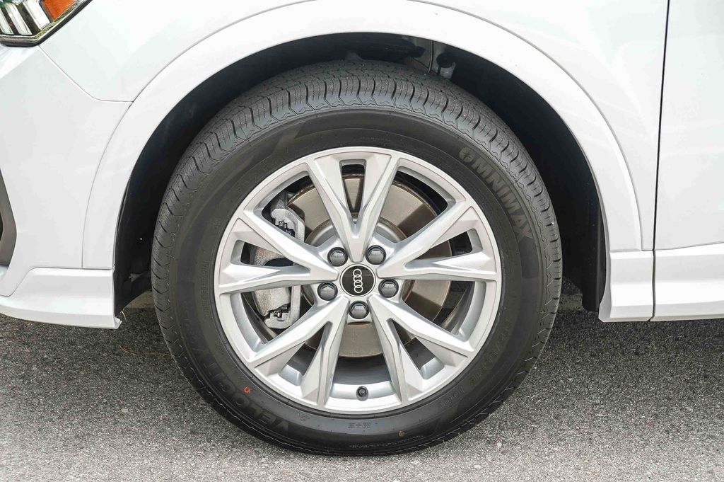 Thumbnail: 2024 Audi Q3 - 7