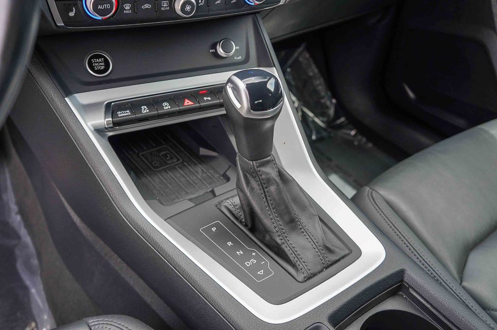 Thumbnail: 2024 Audi Q3 - 14