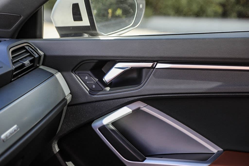 Thumbnail: 2022 Audi Q3 - 24