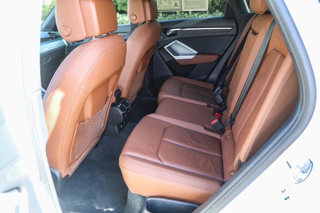 Thumbnail: 2022 Audi Q3 - 11