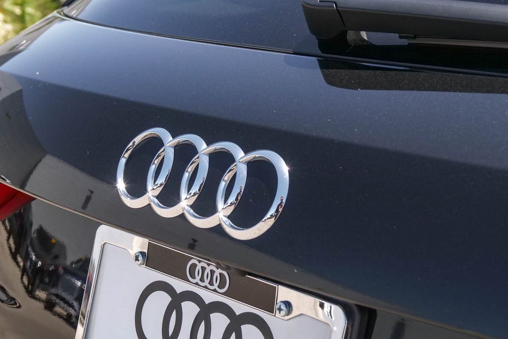 Thumbnail: 2025 Audi Q3 - 5