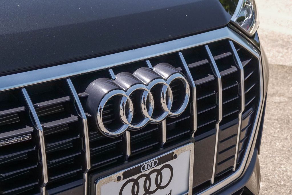 Thumbnail: 2025 Audi Q3 - 18