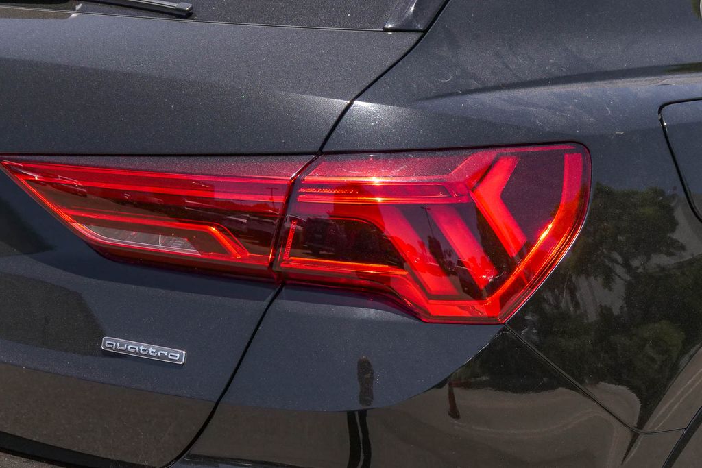 Thumbnail: 2019 Audi Q3 - 14