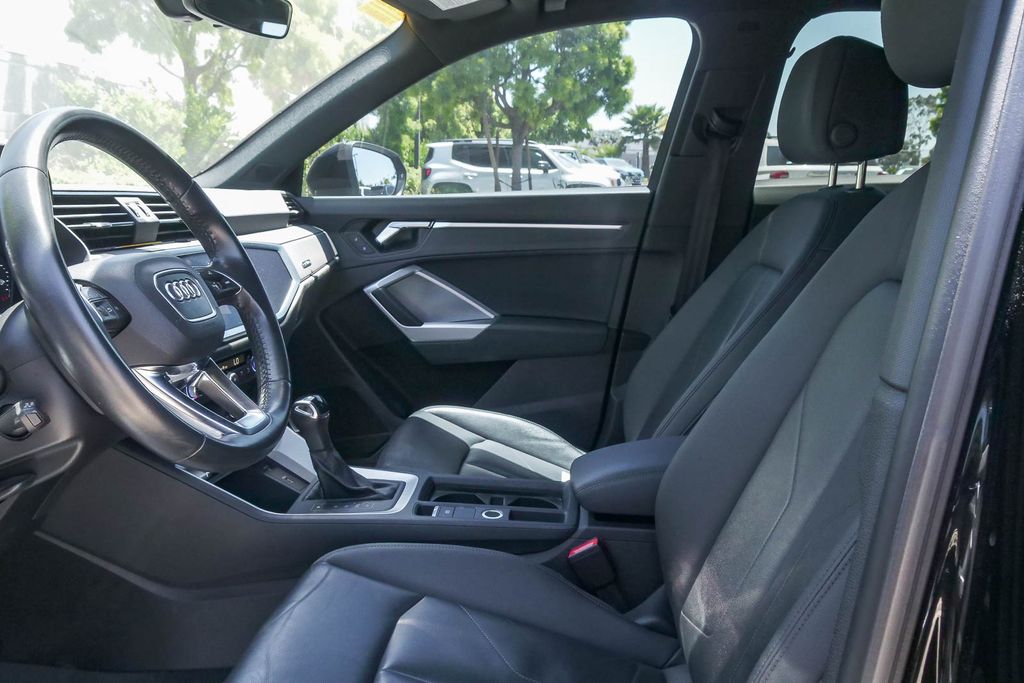 Thumbnail: 2019 Audi Q3 - 7