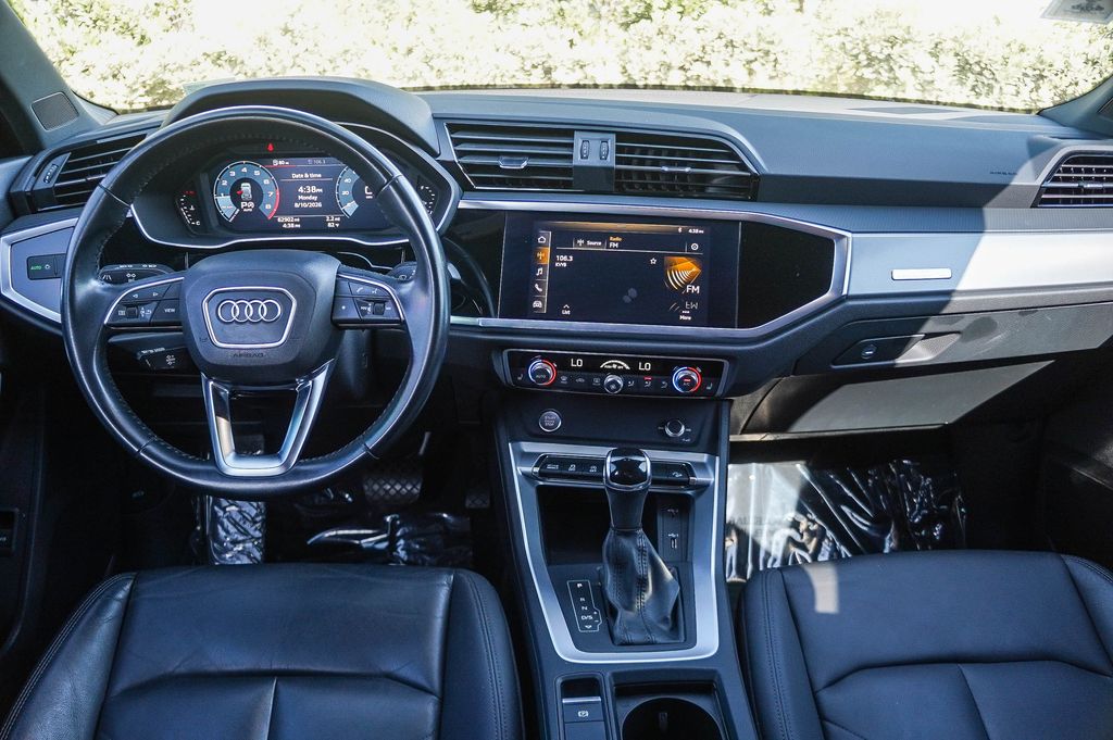 Thumbnail: 2019 Audi Q3 - 2