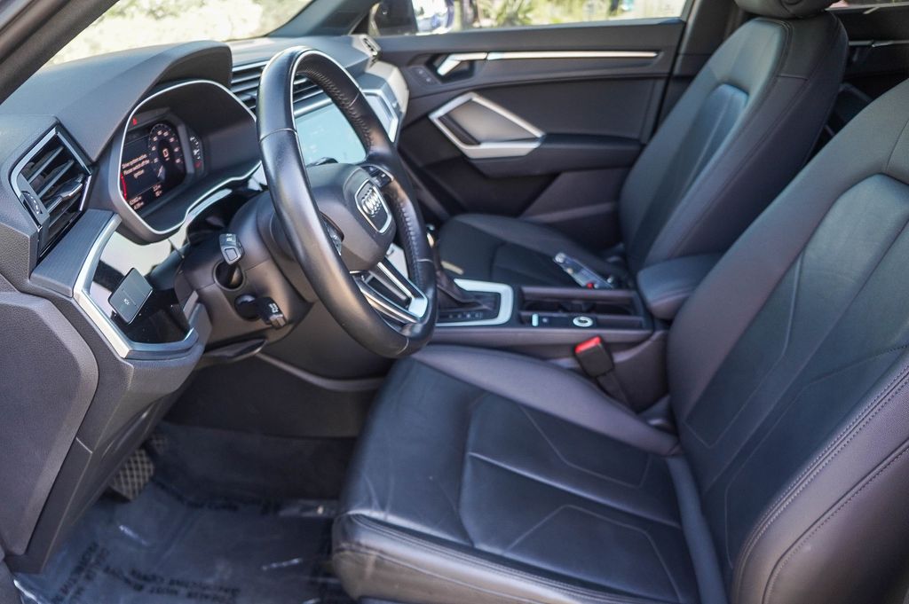 Thumbnail: 2019 Audi Q3 - 11