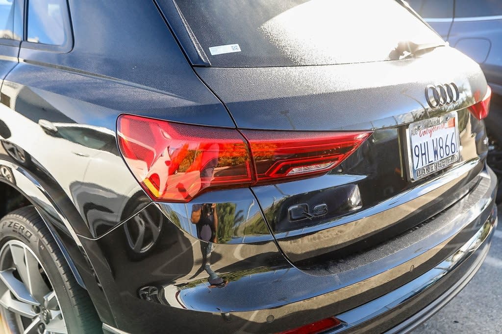 Thumbnail: 2023 Audi Q3 - 12