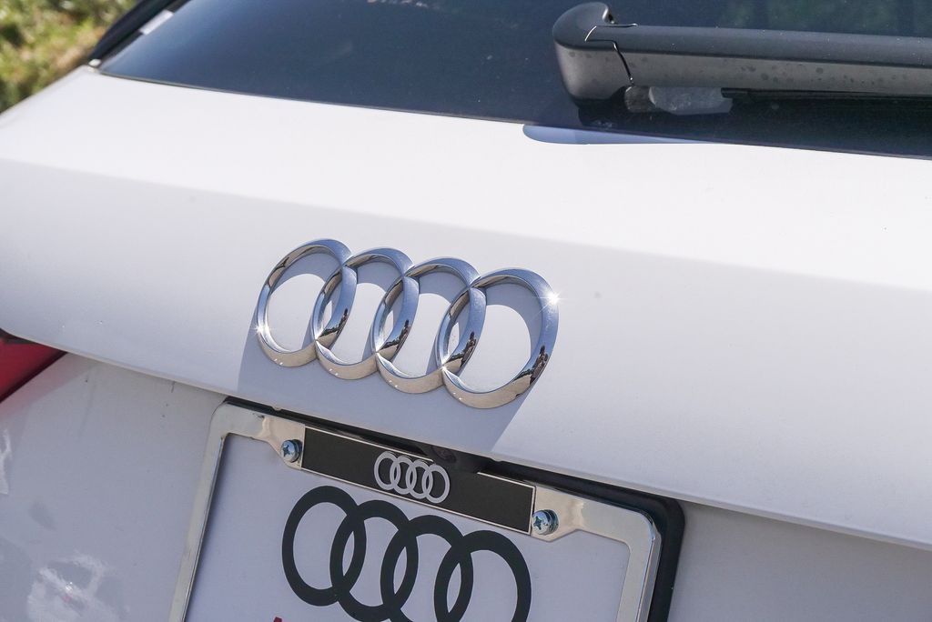 Thumbnail: 2024 Audi Q3 - 15