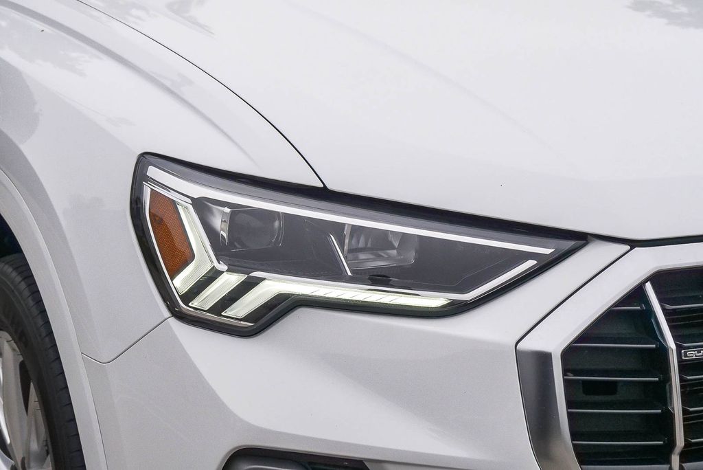 Thumbnail: 2024 Audi Q3 - 16