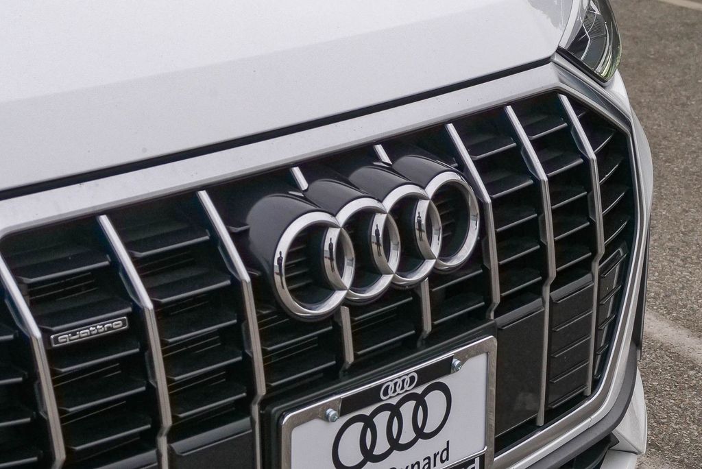 Thumbnail: 2024 Audi Q3 - 17