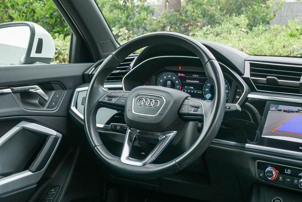 Thumbnail: 2024 Audi Q3 - 8