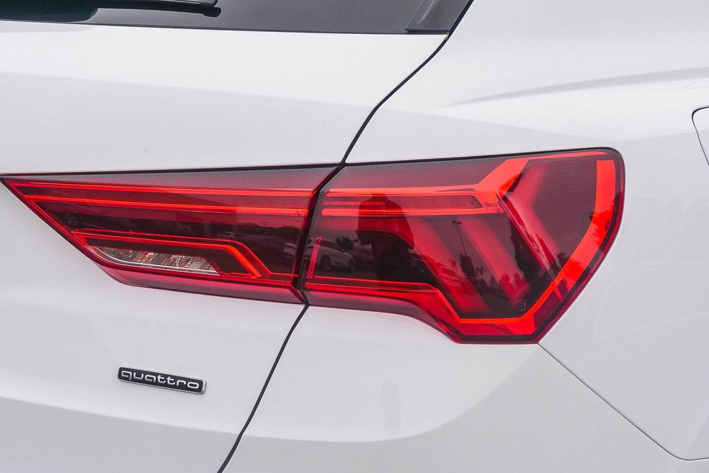 Thumbnail: 2024 Audi Q3 - 20