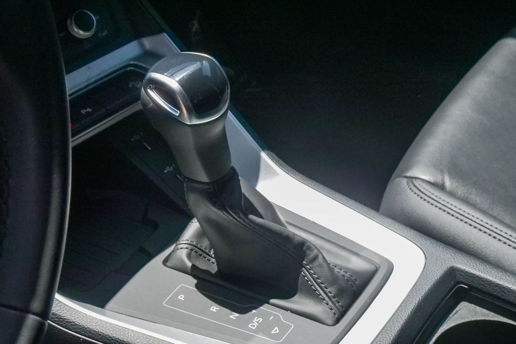 Thumbnail: 2025 Audi Q3 - 13
