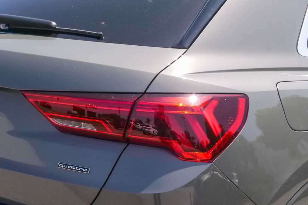 Thumbnail: 2025 Audi Q3 - 21
