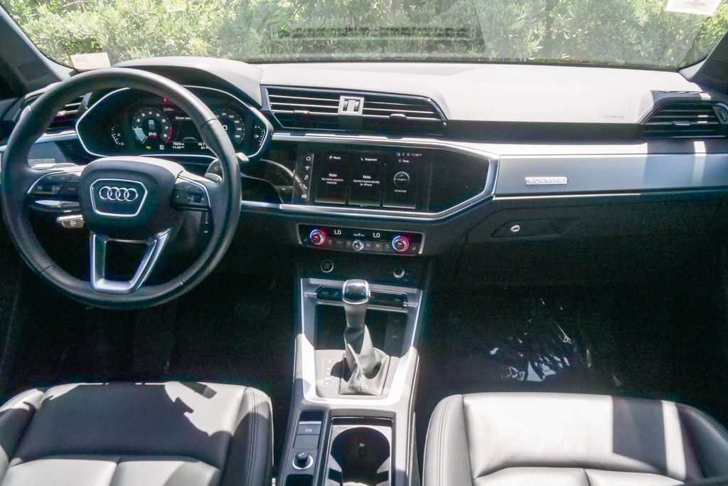 Thumbnail: 2025 Audi Q3 - 2