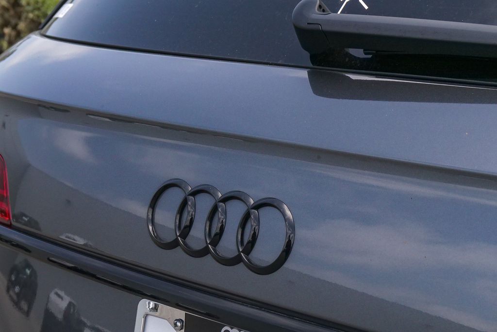 Thumbnail: 2023 Audi Q5 - 6