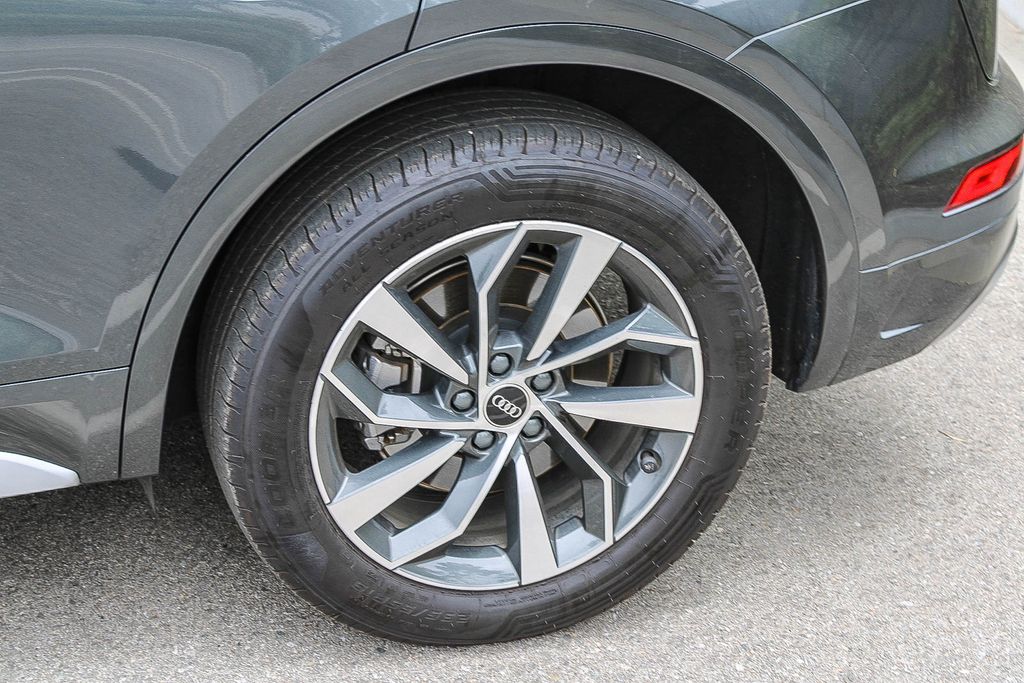Thumbnail: 2023 Audi Q5 - 12