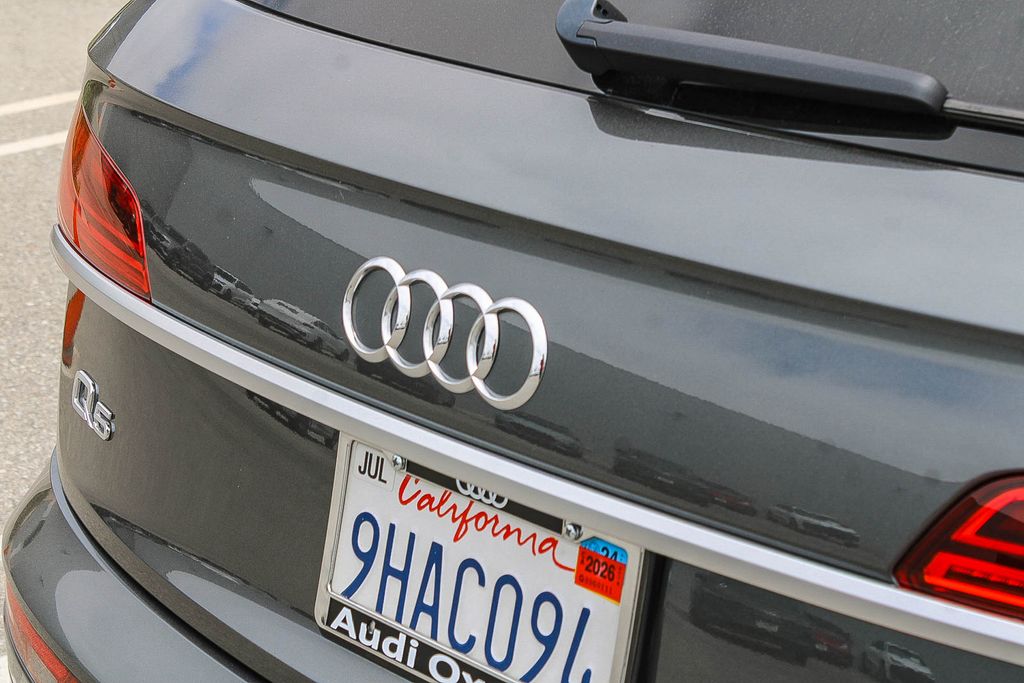 Thumbnail: 2023 Audi Q5 - 5