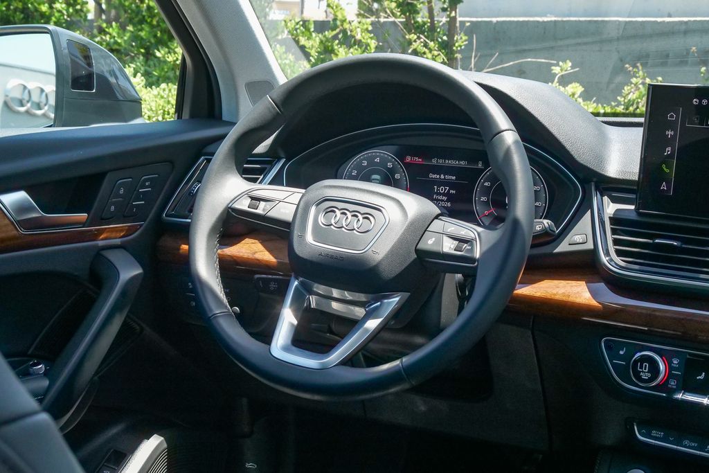Thumbnail: 2023 Audi Q5 - 13