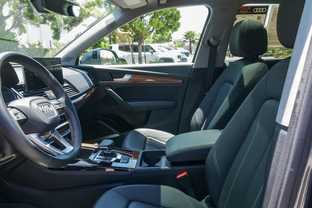 Thumbnail: 2023 Audi Q5 - 11