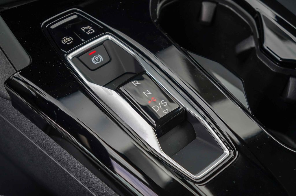 Thumbnail: 2026 Audi Q5 - 14