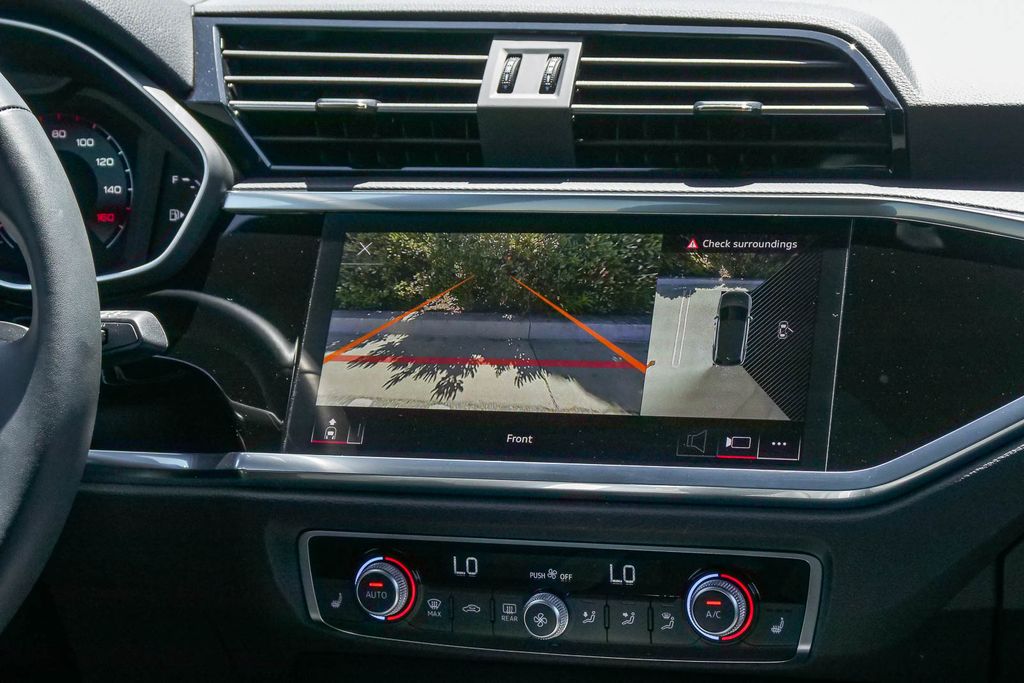 Thumbnail: 2025 Audi Q3 - 14