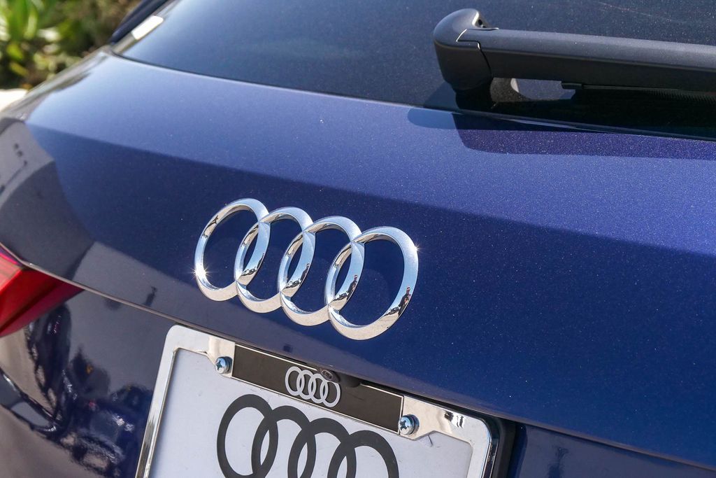 Thumbnail: 2025 Audi Q3 - 6