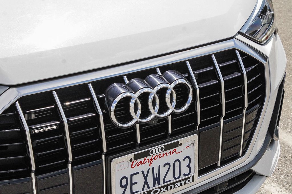 Thumbnail: 2023 Audi Q3 - 16