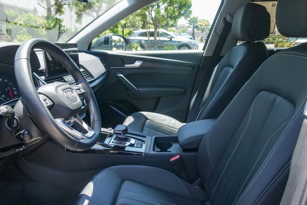 Thumbnail: 2023 Audi Q5 - 9