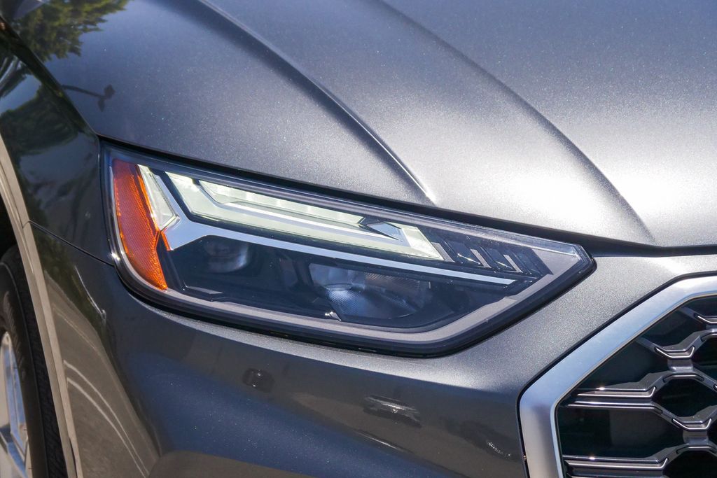 Thumbnail: 2023 Audi Q5 - 16