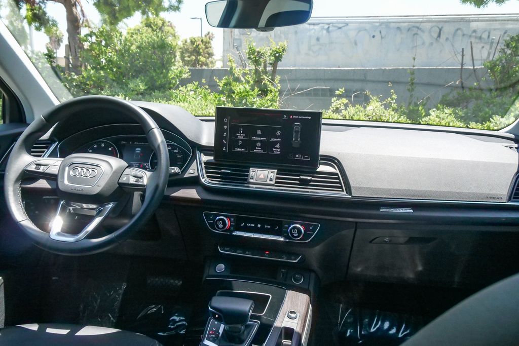 Thumbnail: 2023 Audi Q5 - 7