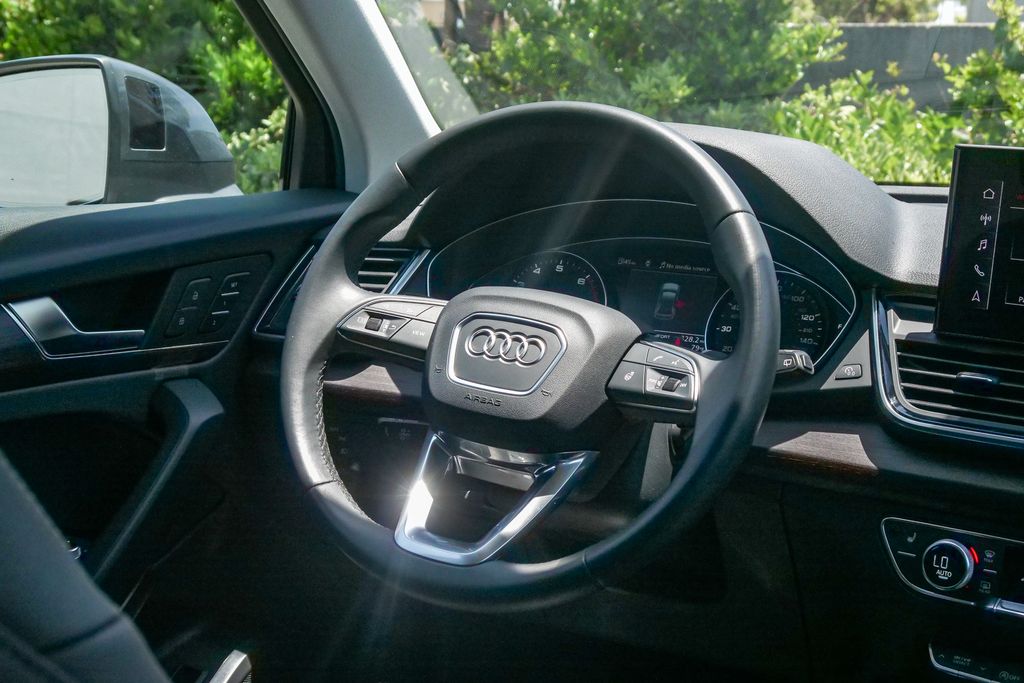 Thumbnail: 2023 Audi Q5 - 11