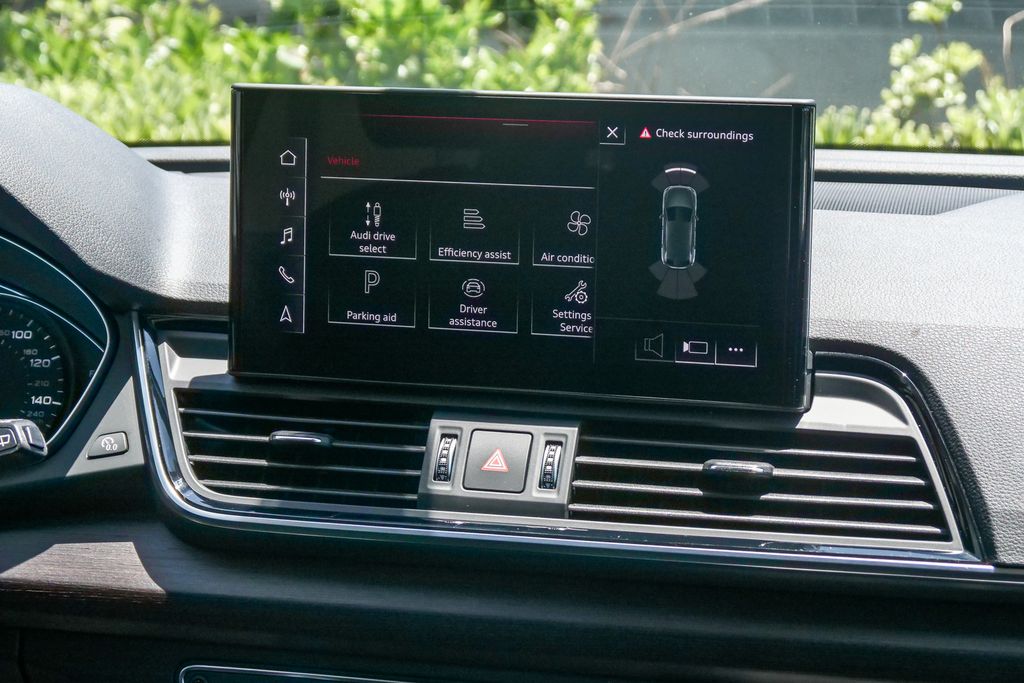 Thumbnail: 2023 Audi Q5 - 12
