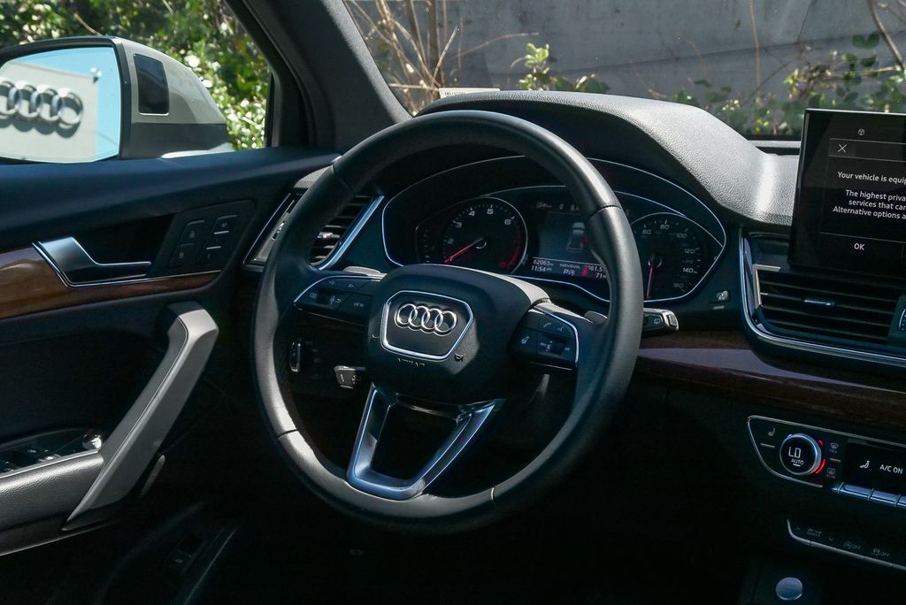 Thumbnail: 2023 Audi Q5 - 12