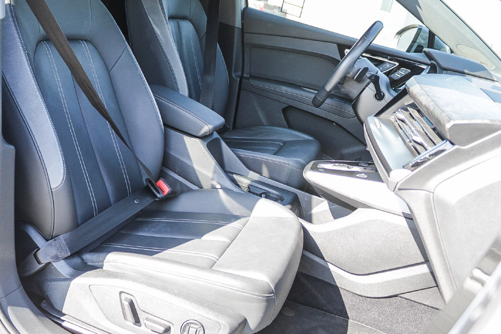 Thumbnail: 2023 Audi Q4 e-tron - 8
